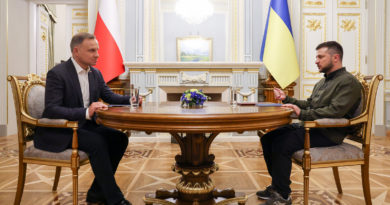 <strong>Польща засуджує спроби Росії анексувати українську територію</strong>
