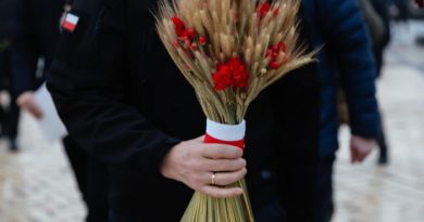 Прем’єр-міністр Польщі вшанував пам’ять жертв Голодомору в Україні